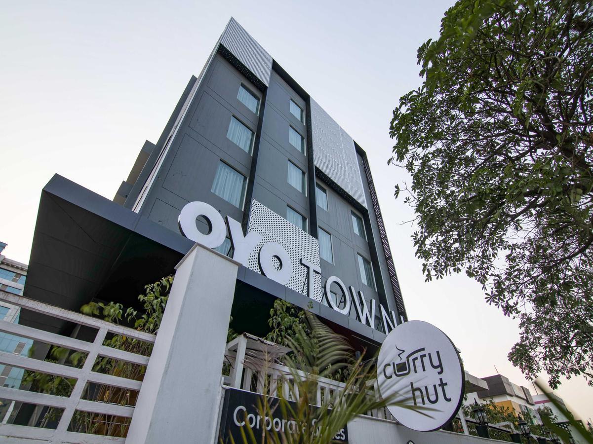 Oyo Townhouse 028 Corporate Suite Нойда Экстерьер фото
