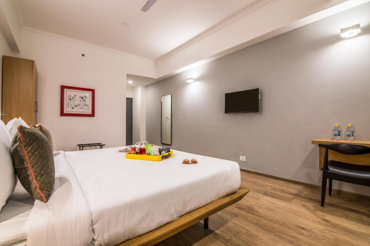 Oyo Townhouse 028 Corporate Suite Нойда Экстерьер фото