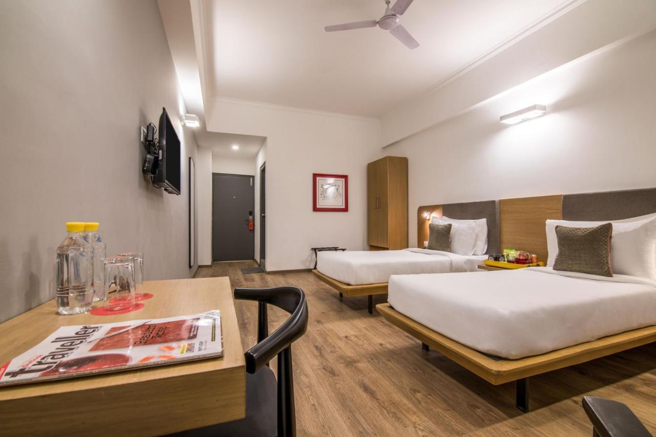 Oyo Townhouse 028 Corporate Suite Нойда Экстерьер фото